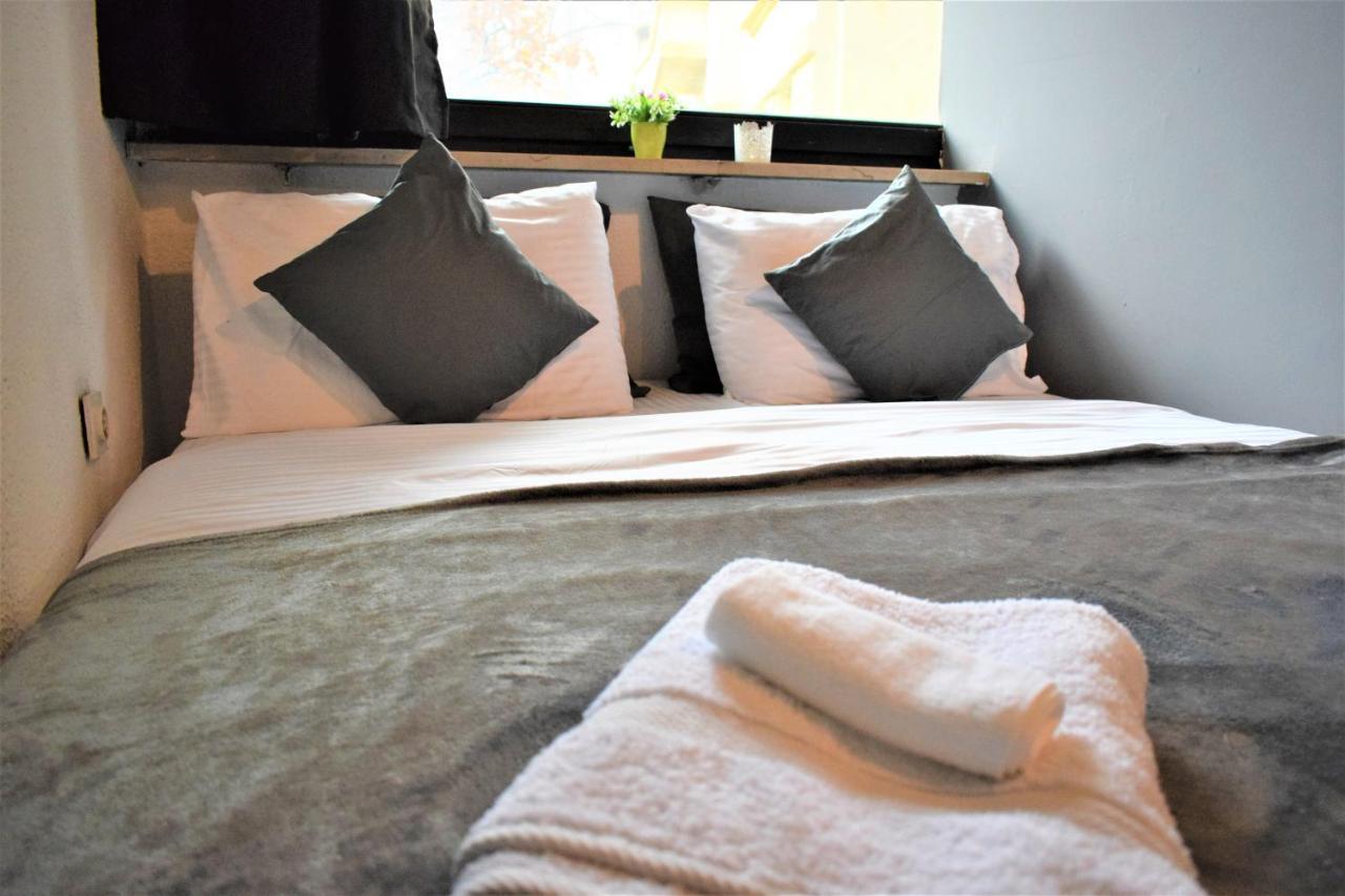 M - Square Private Rooms Скопье Экстерьер фото