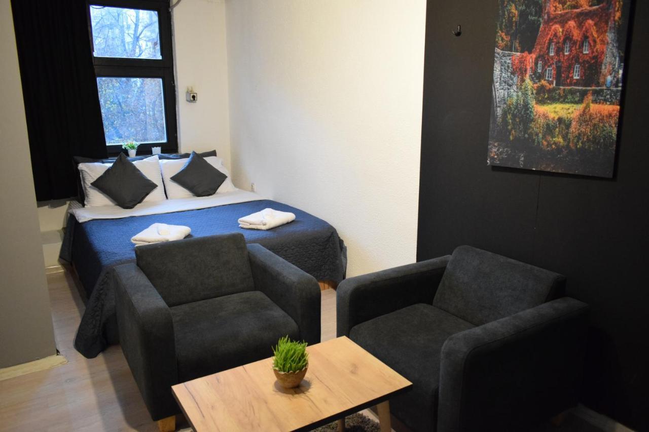 M - Square Private Rooms Скопье Экстерьер фото