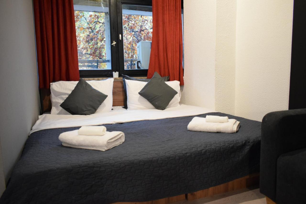 M - Square Private Rooms Скопье Экстерьер фото