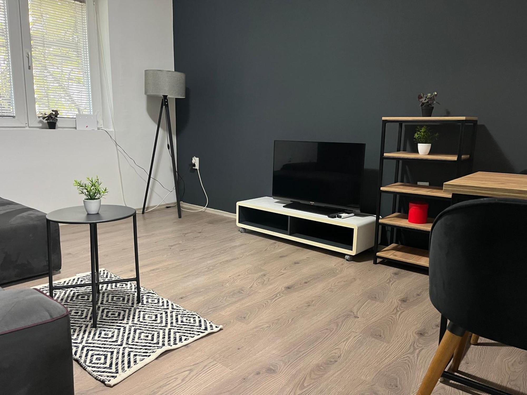 M - Square Private Rooms Скопье Номер фото